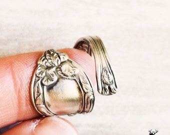 Dainty Iris Blossom Ring, Vintage Iris Wrap Ring, Antique Sterling Bloom Ring, Sterling Silver Wrap Ring, Art Nouveau Flower Spoon Ring, 180