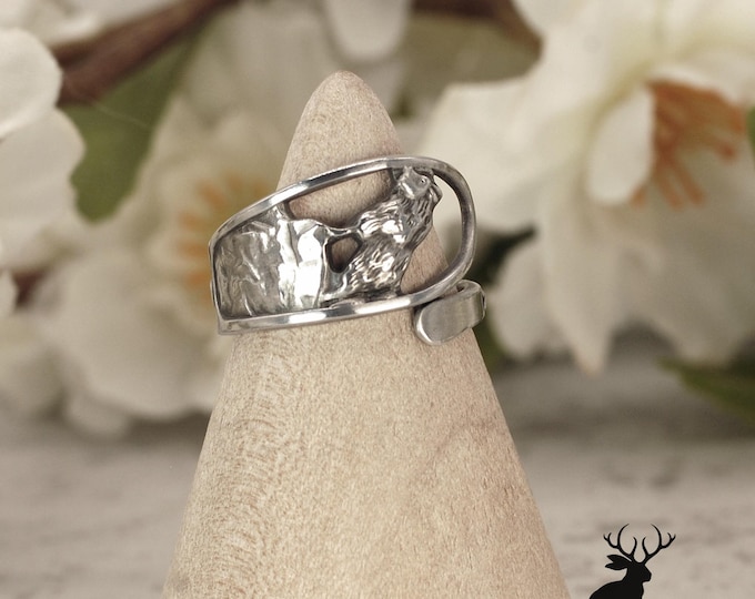 Tiny Sterling Mountain Goat Ring, Glacier National Park Souvenir Gift, Small Sterling Silver Ram Ring, Rocky Mountain Goat Spoon Ring, 2236