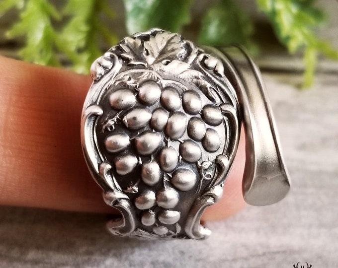 Sterling Grape Ring, Silver Spoon Ring, Grape Vine Ring, Vintage Spoon Ring Jewelry, Grape Spoon Ring, Art Nouveau Grape, Wine Lover, 718