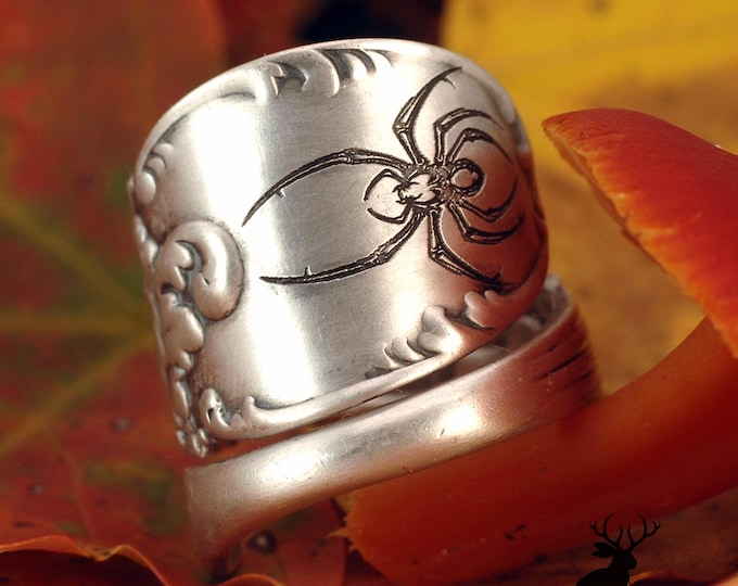 Sterling Silver Spider Wrap Ring, Unique Engraved Orb Weaver Ring, Elegant Gothic Arachnid Ring, Silver Victorian Witch Spoon Ring, 5018