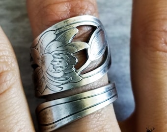 Engraved Waterlily Spoon Ring, Sterling Lotus Spoon Ring, Vintage Floral Spoon Ring, Vintage Flower Jewelry, Antique Silver Flower Ring, 596