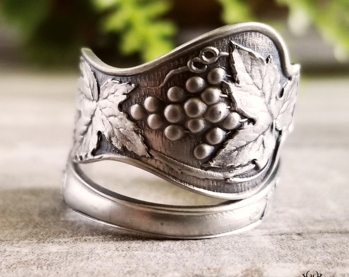 Petite Sterling Grape Ring, Small Botanical Spoon Ring, Unique Grape Vine Ring, Vintage Spoon Jewelry, Nature Inspired Spoon Ring, 1676