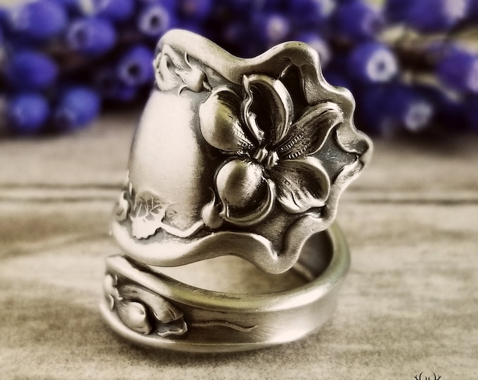 Violet Flower Sterling Spoon Ring, Floral Spoon Ring, Vintage Spoon Ring, Art Nouveau Sterling Silver Spoon Ring, Silver Flower Ring, 540