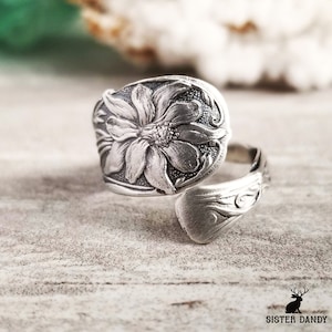 Dainty Sterling Wildflower Ring, Petit Vintage Lily Spoon Ring, Boho Art Nouveau Lily Ring, Antique Floral Sterling Silver Spoon Ring, 1362