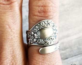 Dainty Forget-Me-Not Flower Ring, Art Nouveau Style Wrap Ring, Forget-Me-Not Jewelry, Wildflower Ring, Bridesmaid Floral Spoon Ring, 735