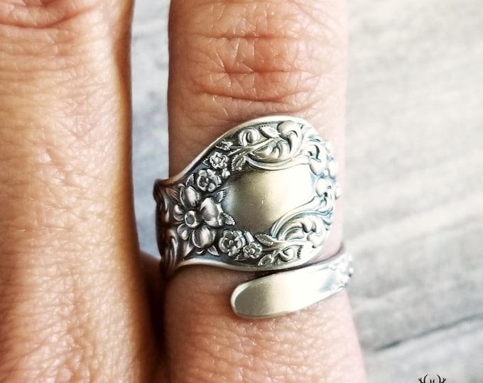 Dainty Forget-Me-Not Flower Ring, Art Nouveau Style Wrap Ring, Forget-Me-Not Jewelry, Wildflower Ring, Bridesmaid Floral Spoon Ring, 735