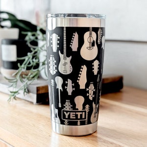 Gitarrist Yeti Becher, graviertes 20 Unzen Musikgeschenk für Musiker, Gitarrenspieler