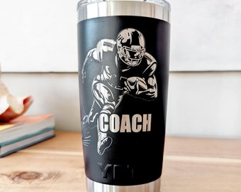 20oz - Gepersonaliseerde voetbalspeler YETI-tumbler Perfect voor American Football-coaches, moeders, vaders en geweldig voor spelerscadeaus