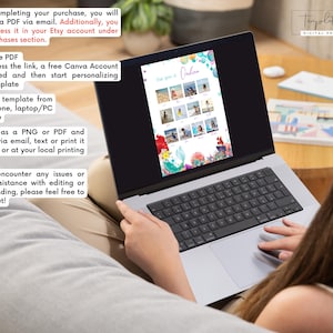 Puede incluir: Un ordenador port&aacute;til muestra una plantilla digital con un tema de sirenas. La pantalla muestra un dise&ntilde;o con fotos y texto. Las instrucciones para acceder y editar la plantilla son visibles en el lado izquierdo de la pantalla. El port&aacute;til est&aacute; en el regazo de una persona.