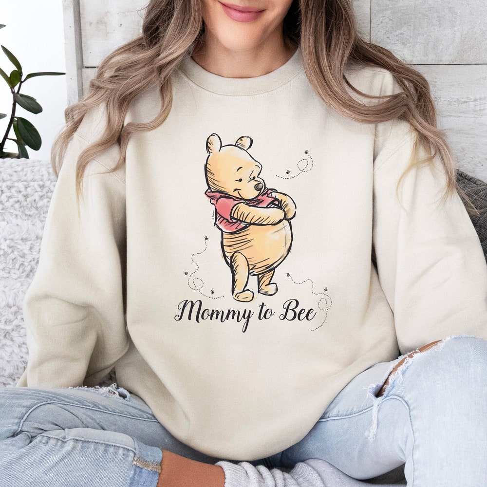 Snorider Design Mommy To Bee Sweater, Pregnancy Reveal Sweater, Disney Pooh Mommy Sweater, Mama Sweater, New Mum Gift, Maternity Clothing, Pregnancy Jumper
