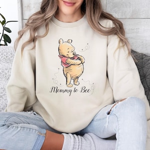 Mommy To Bee Sweater, Pregnancy Reveal Sweater, Disney Pooh Mommy Sweater, Mama Sweater, New Mum Gift, Maternity Clothing, Pregnancy Jumper