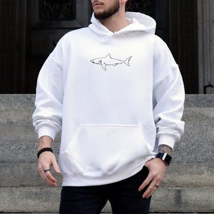 Sudadera con capucha de tiburón tigre, sudadera con capucha de vida marina, sudadera con capucha de tiburón, regalo para amantes de los tiburones, amantes de los animales únicos, suéter de tiburón bebé, sudadera con capucha de respeto a los lugareños imagen 4