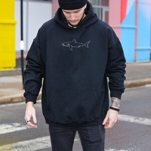 Sudadera con capucha de tiburón tigre, sudadera con capucha de vida marina, sudadera con capucha de tiburón, regalo para amantes de los tiburones, amantes de los animales únicos, suéter de tiburón bebé, sudadera con capucha de respeto a los lugareños imagen 3