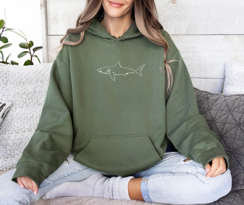 Sudadera con capucha de tiburón tigre, sudadera con capucha de vida marina, sudadera con capucha de tiburón, regalo para amantes de los tiburones, amantes de los animales únicos, suéter de tiburón bebé, sudadera con capucha de respeto a los lugareños imagen 2