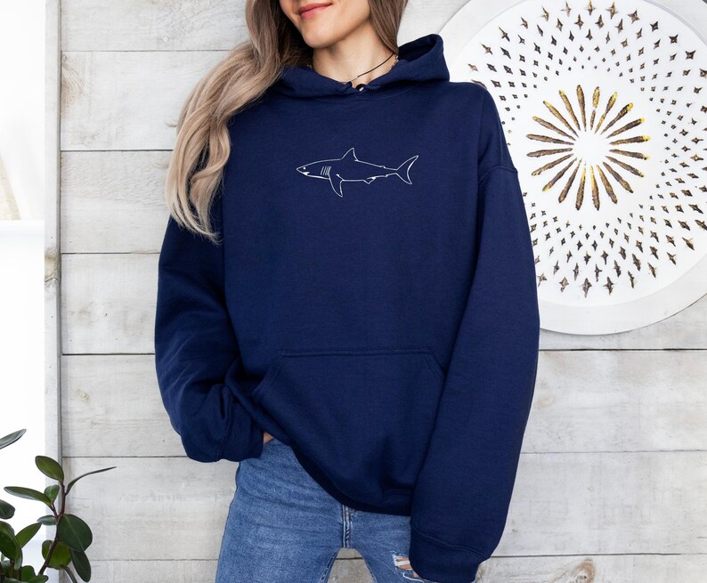Sudadera con capucha de tiburón tigre, sudadera con capucha de vida marina, sudadera con capucha de tiburón, regalo para amantes de los tiburones, amantes de los animales únicos, suéter de tiburón bebé, sudadera con capucha de respeto a los lugareños imagen 6