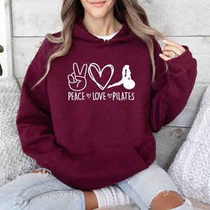 Pilates Lovers Hoodie, Peace Love Pilates Hoodie, Funny Pilates Hoodie, Yoga Hoodie, Peace Sign Hoodie, Cute Gym Hoodie, Pilates Life Hoodie Bild 5
