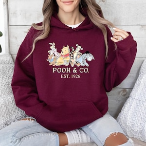 Sudadera con capucha de Winnie the Pooh, Sudadera con capucha de Pooh y sus amigos, Regalo para amantes del oso Pooh, Jersey de Pooh y compañía, Viaje familiar a Disney, Camiseta vintage de Winnie the Pooh