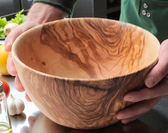 Handmade Olive Wood Bowl: Mediterranean Salad Bowl