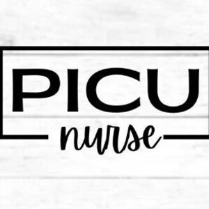 Puede incluir: Diseño gráfico en blanco y negro con el texto "PICU nurse" en negrita.