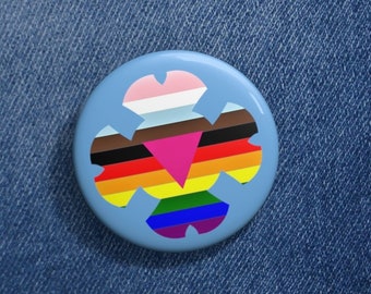 Pin del Orgullo LGBTQIA+: Cruz arcoíris con triángulo rosa