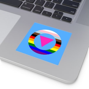 LGBTQUIA + Pride Circle w / Historischer Pink Triangle Sticker | Coming Out Geschenke | Laptop Aufkleber | Inklusive Design | Mengenrabatt verfügbar