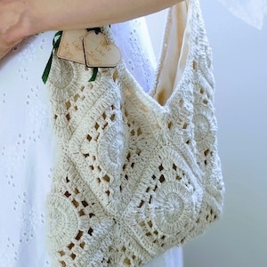 Handgemachte Gehäkelte Strandtasche in Off-White - Boho Schulter Tragetasche für Frauen, Creme Blau Grün Rosa