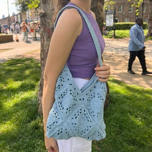 Beigefarbene Slouchy Hobo Tasche, Häkeln Oma Quadrat Umhängetasche, Große Crossbody Tasche, Boho Crossbody Bag, Hippie häkeln Geldbörse