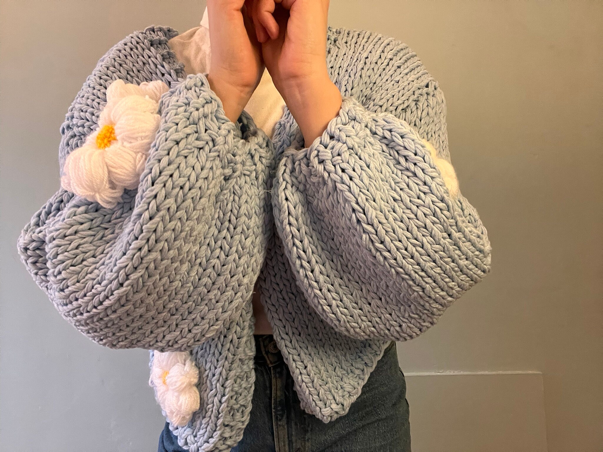 [GRAVER]★BLUE FLOWER DOT EMBROIDERY KNIT CARDIGAN Customised Knit Blue Daisy Cardigan Embroidery, Blue Thick