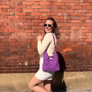 Handmade Crochet Cross Body Tote Bag, Granny Off-White Beach Boho Bag in Cream Blue Purple Red, Unique Boho Gift for Her, Y2K Shoulder Bag