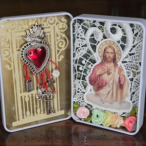 Mini Collectible Christian Shrine|Handmade Altar Tin|Mother’s gift|Baptism|Confirmation|Christmans|Regalo Religioso|Handmade in the USA.