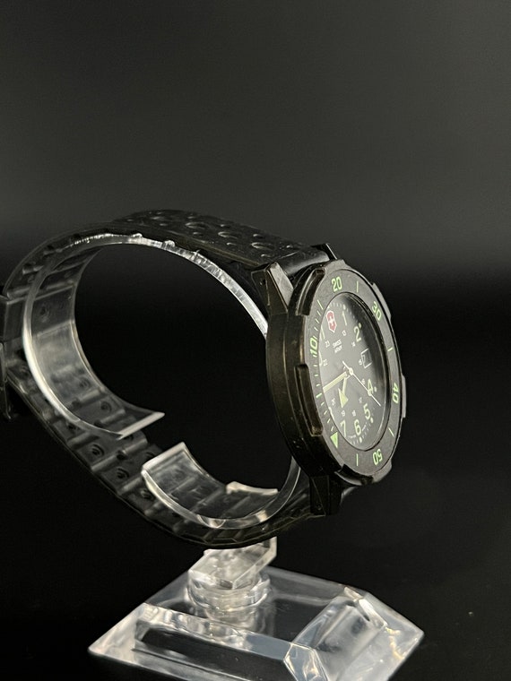 Rare Victorinox Swiss Army Diver Watch, 42mm, Bla… - image 2