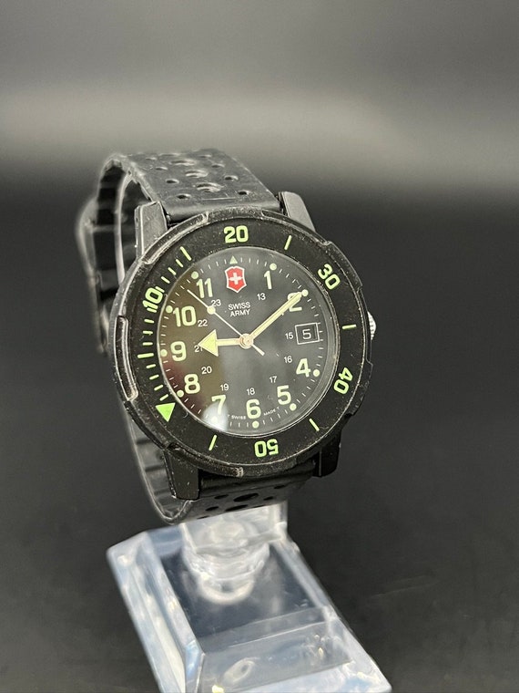 Rare Victorinox Swiss Army Diver Watch, 42mm, Bla… - image 5