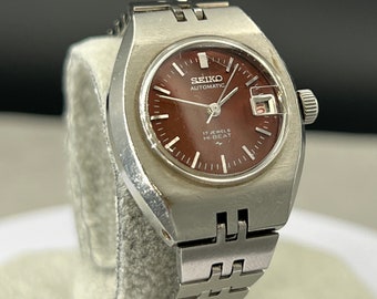 1970s Seiko Hi-Beat 2205-0498 Ladies Automatic Watch - Vintage Red Dial, Classic Steel Bracelet, Perfect Gift for Her Women