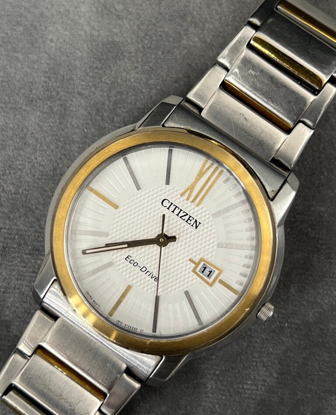 Vintage Citizen J810 Eco drive Men s Watch Sophisticated Silver and Gold tone Date Display Etsy
