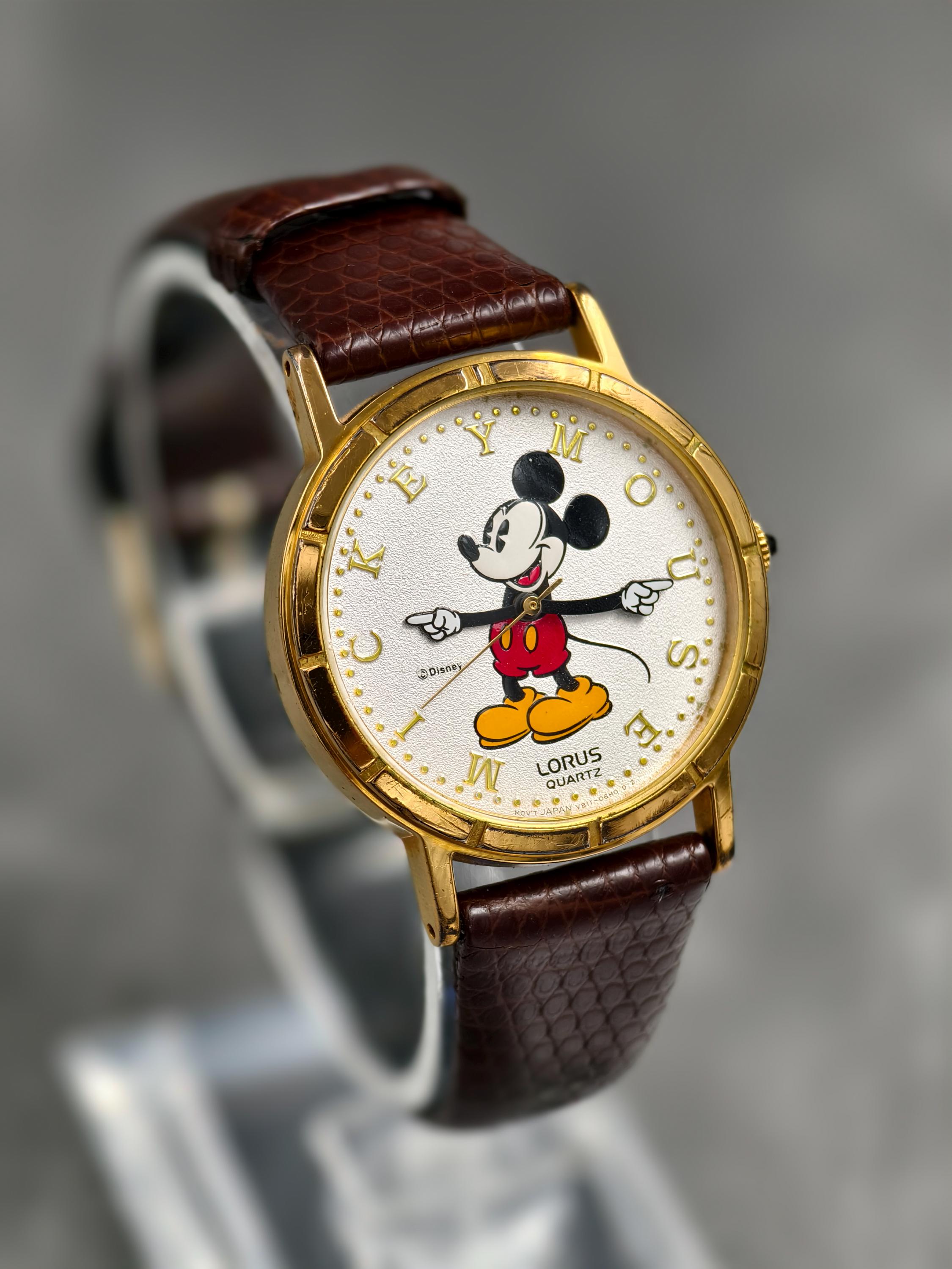 Vintage Mickey Mouse Lorus V811 robustesse 0070