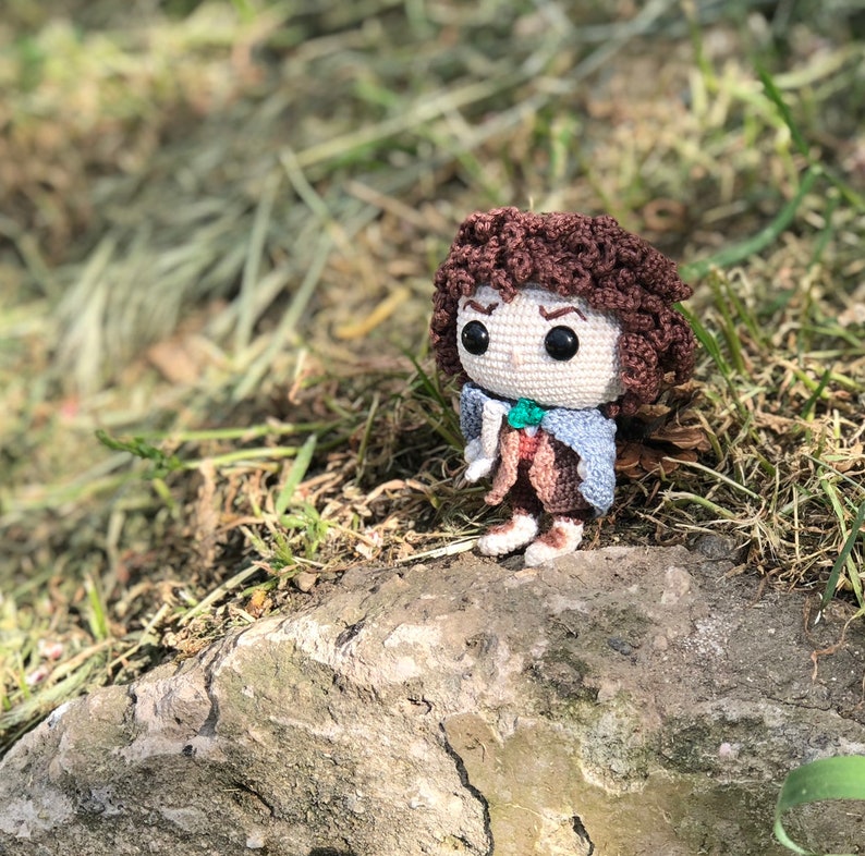 Crochet pattern: Fan art Frodo Baggins crochet pattern, funko POP style Frodo Baggins crochet doll pattern image 9