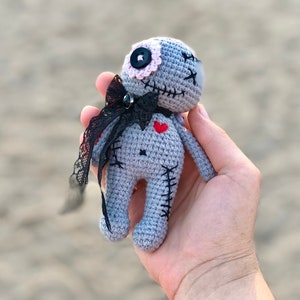 Modèle au crochet : adorable motif au crochet amigurumi vaudou, modèle au crochet de poupée vaudou de taille moyenne image 3
