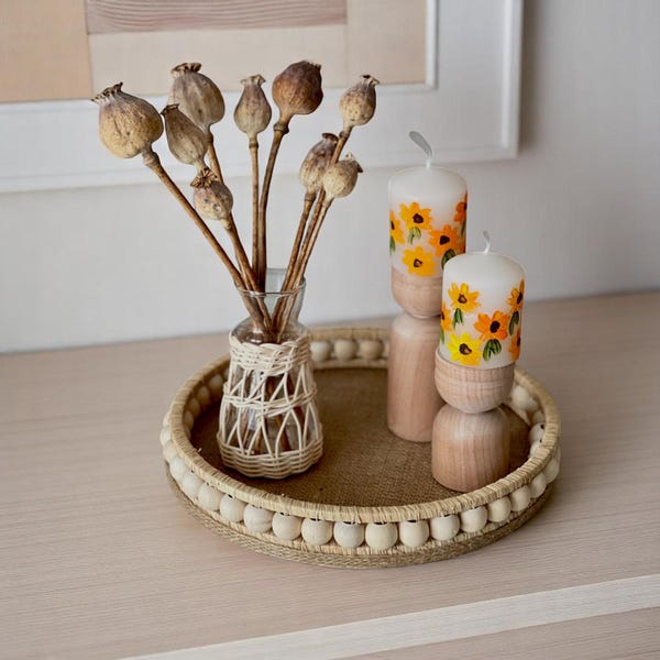 Bandeja de madera estilo boho hecha a mano: organizador rústico de yute y cuentas de madera.