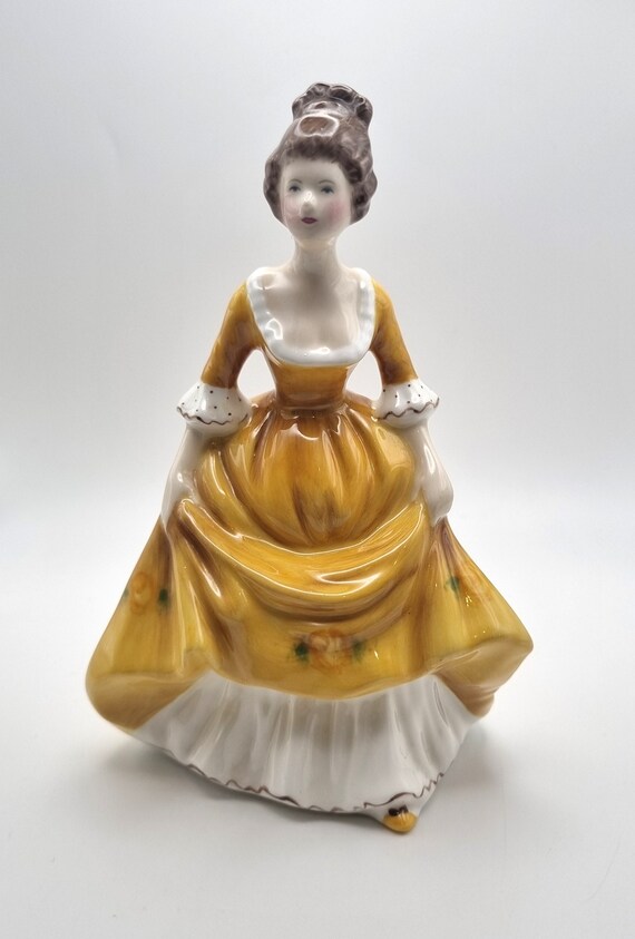 Rare Coalport Figurine: Batleys Race Day 1997, Limited Edition