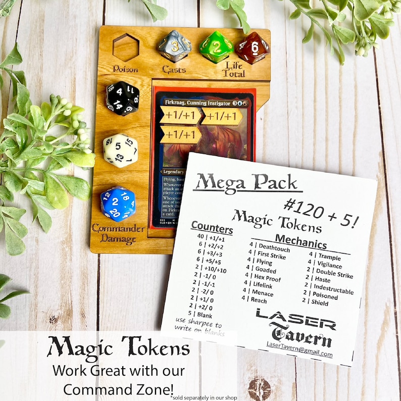 Może przedstawiać: Zestaw 125 żeton&oacute;w magicznych do gier planszowych, w tym żetony licznik&oacute;w i żetony mechaniki. Żetony są wykonane z drewna i występują w r&oacute;żnych kolorach. Zestaw zawiera r&oacute;wnież drewniane pudełko z przegr&oacute;dkami do przechowywania żeton&oacute;w. Pudełko ma miejsce na karty i uchwyty na kostki. Zestaw jest oznaczony jako "Mega Pack #120 + 5! Magic Tokens".