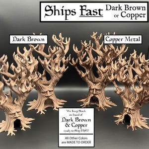 K&ouml;nnte beinhalten: Vier baumf&ouml;rmige Skulpturen mit in die St&auml;mme geschnitzten menschlichen Gesichtern und komplexen Aststrukturen. Zwei sind dunkelbraun und zwei kupferfarben. Die Texte lauten: Ships Fast Dark Brown or Copper, Dark Brown, Copper Metal, und We Keep Stock on hand of Dark Brown & Copper ready to Ship FAST! All Other Colors are MADE TO ORDER.