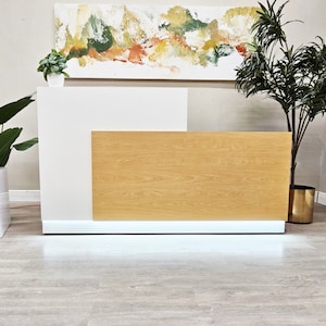 Jade Plus Reception desk (Amber Maple & Dover White)