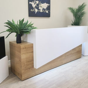 Nacre Reception Desk