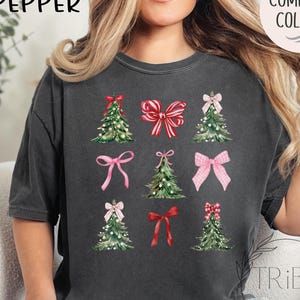 Coquette Bow Christmas Comfort Colors T-shirt, Christmas Tree Shirt, Women&#39;s Christmas Bow Shirt, Christmas Holiday, Holiday Party Tshirt