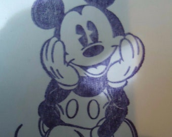 Papel de seda estampado a mano con diseño de Mickey Mouse posando. Empaque de papel de seda para cumpleaños y regalos. 5 hojas.