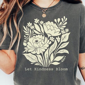 Floral Shirt, Pressed Flowers Comfort Colors Shirt, Boho Cottagecore Shirt, Gardening Tshirt Botanical Tee, Gift for Gardeners, Wildflowers