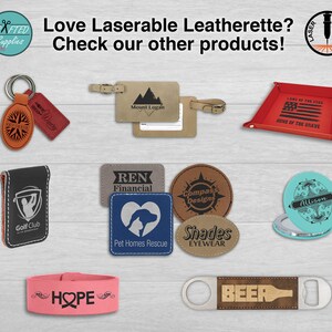 Op de afbeelding: Een verzameling lasergraveerbare kunstlederen producten, waaronder een sleutelhanger, een bagagelabel, een dienblad, een portemonnee, onderzetters, een compact spiegel, een armband en een flesopener. De producten bevatten verschillende ontwerpen en tekst, zoals "Golf Club", "Mount Logan", "Land of the Free, Home of the Brave", "REN Financial", "Compass Designs", "Shades Eyewear", "Pet Homes Rescue", "Allison", "HOPE" en "BEER".