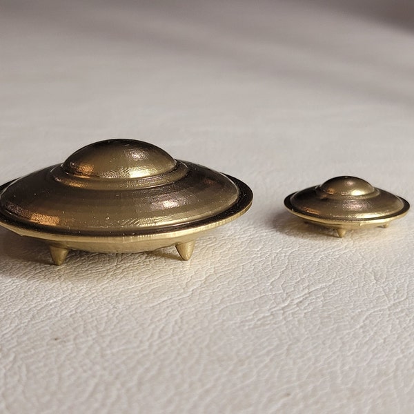 UFO Flying Saucer UAP Alien Miniature Figurine Mini Figure Gold model Space Universe Cosmos Cosmic