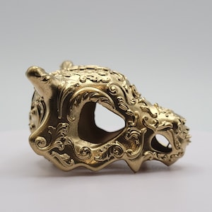 Skull Gold 3D Printed Pocket Monster Miniature Mini Figure Figurine Gift Desk Cute Meme Animal collection decoration Cube Bone