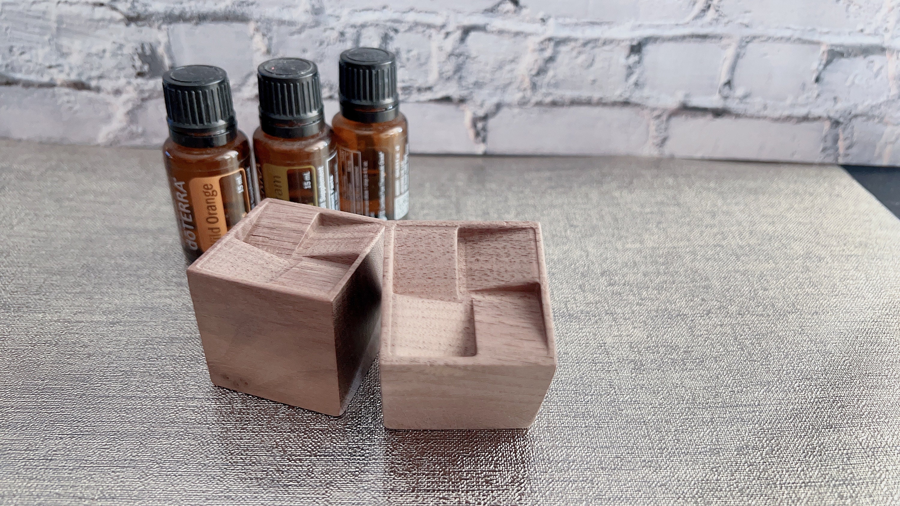 Wood Essential Oil Diffuser, Essential Oil Diffuser, Minimalist Wooden  Diffusers, Welcome Home Gifts, Birthday Gift, House Warming Gifts 